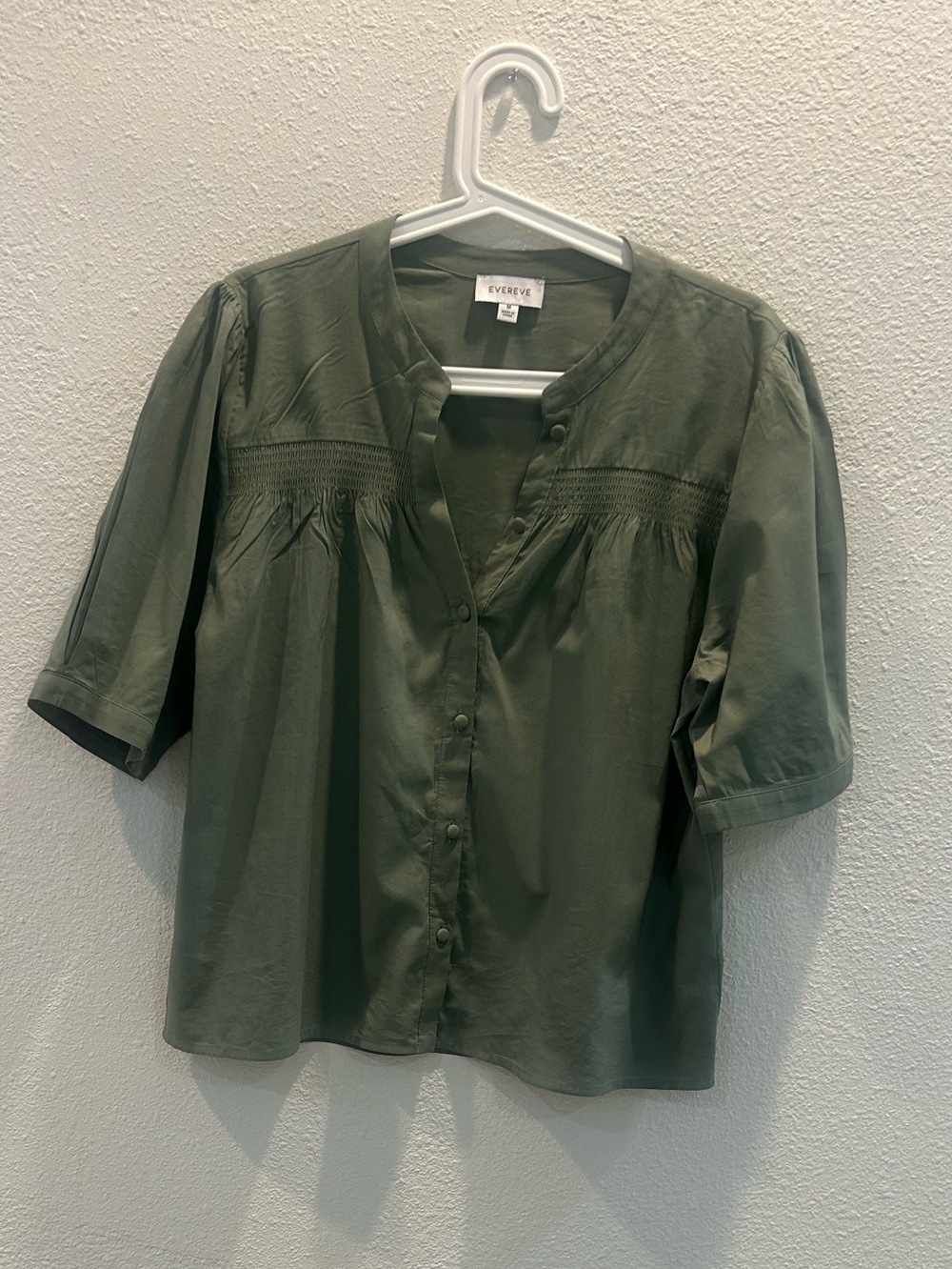 Evereve Olive Green Short Sleeve Button-Front Blouse